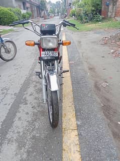 Nut to nut geniun bike first owner all documents completed
