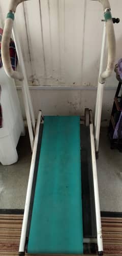 Manual treadmill