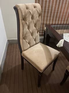 Elegant Dinning table