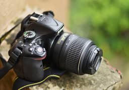 Nikon D5200 with VR Kit lens (18-55mm)