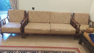 I'm selling my sofa set