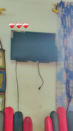 LCD good condition me hy