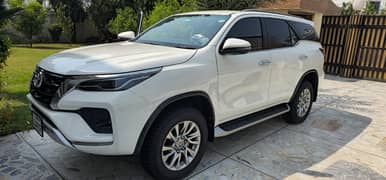 Toyota Fortuner 2.7 V 2022 Bumper to Bumper