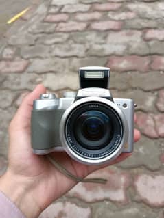 Panasonic Lumix DMC-FZ5 Digital Camera