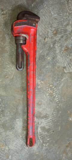 pipe wrench