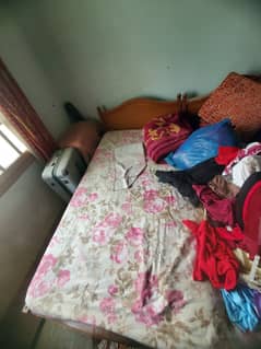 Single 2 bed with one table