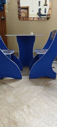 kids table+2 chairs set