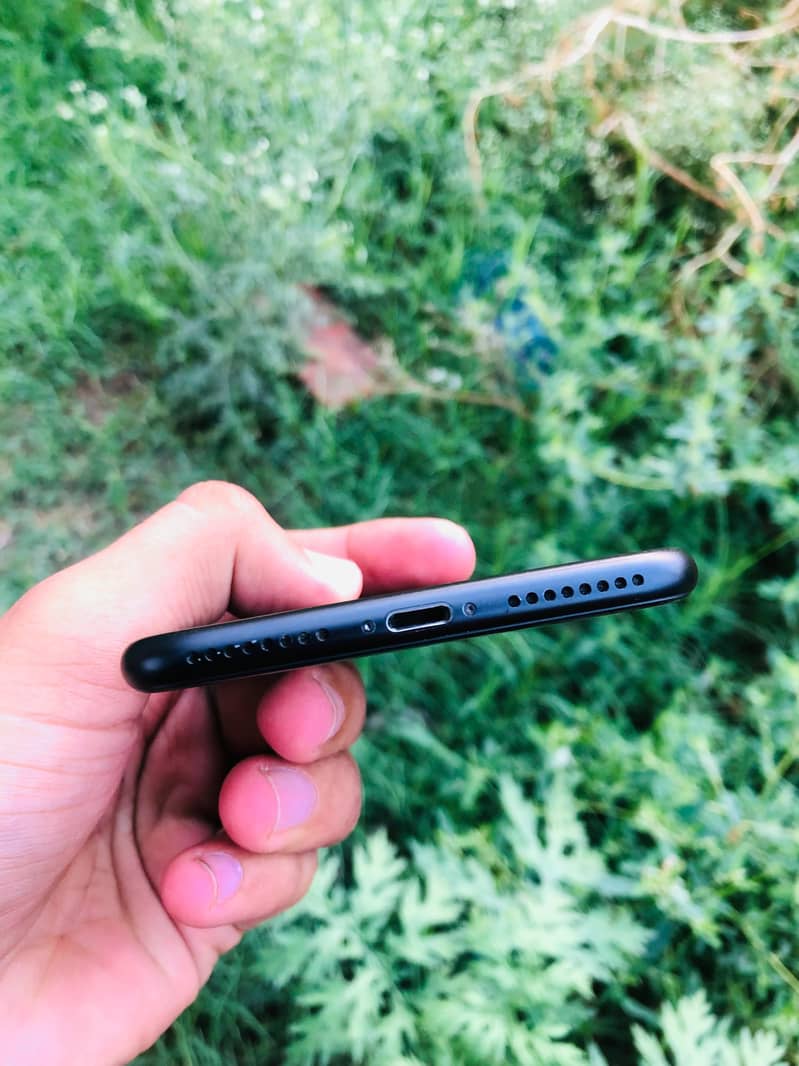 Iphone 7plus non Active with 2 month sim time 3