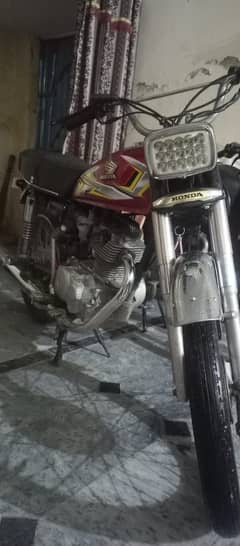 2011 model All punjab number all ok hn bahi bs thora bht km wagera hn