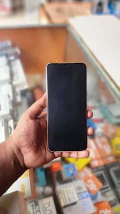 LG v 60 THinq UK mobil