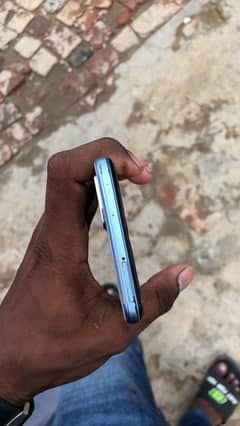 vivo y33s 8+4128 storage box and charger sath