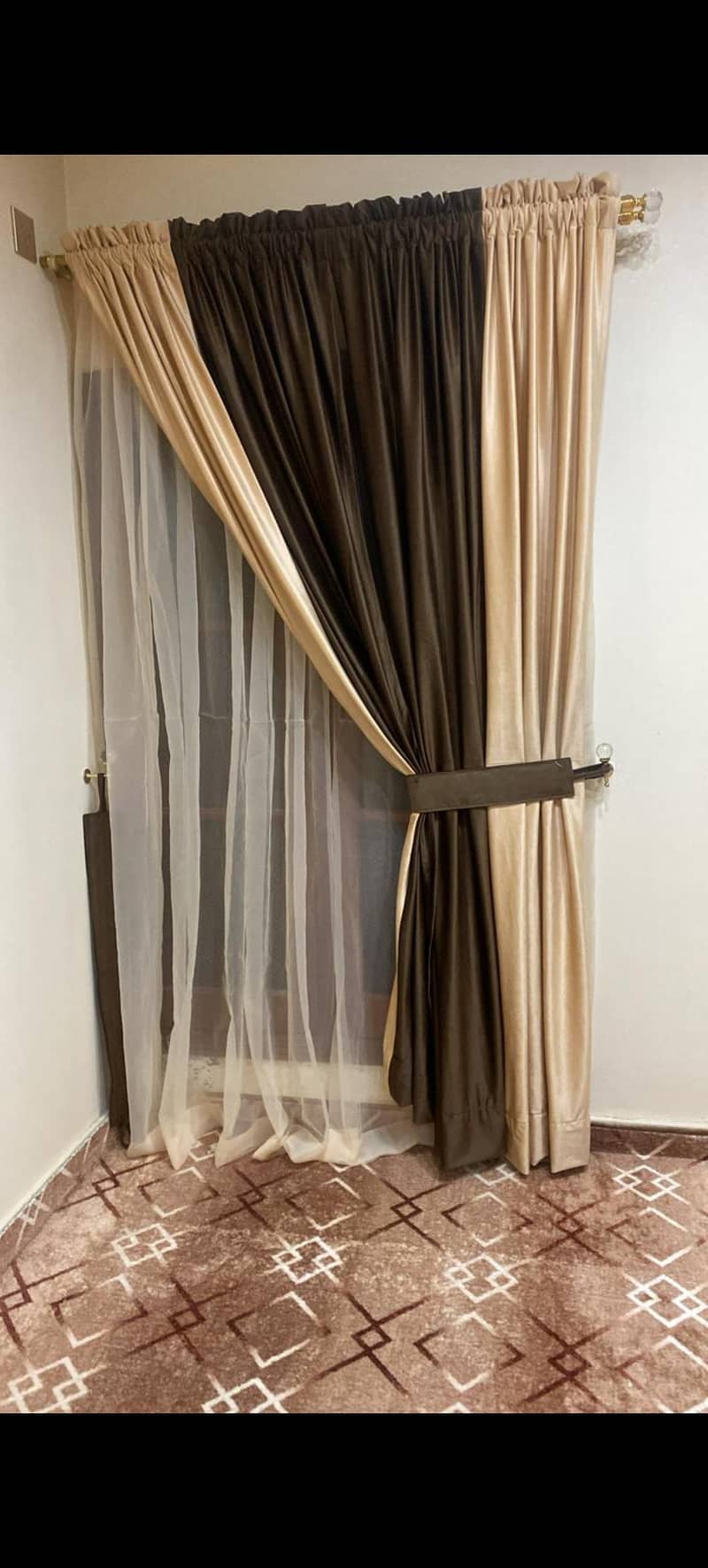 welvet curtains 0