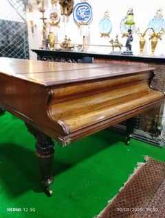 Grand Piano