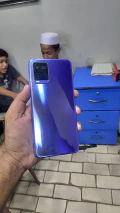 vivo y21 with box
