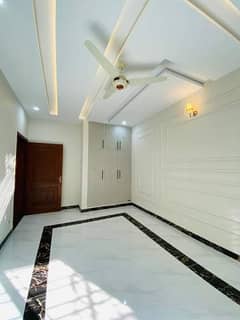 Size 30x60 Full House For Rent In G-13
