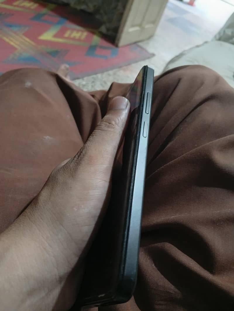 Poco c75 complete box 1 Month use only  glass break only 8