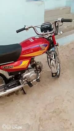 honda CD 70CC motorcycle sailing