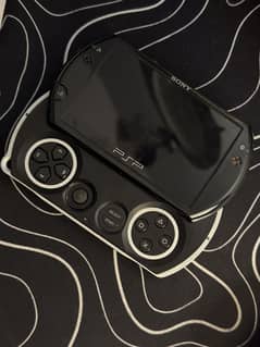 Sony PSP Go (PSP-N1001) – With Games – No Charger – Great Condition