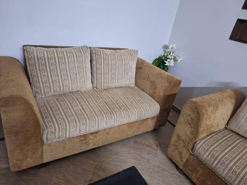 6 seater sofa set (table not included) 3