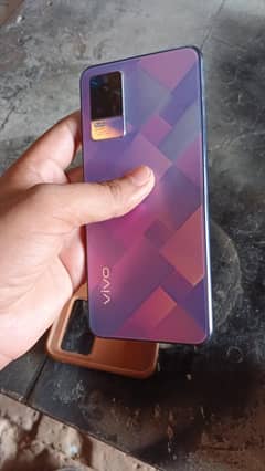 vivo v21e 10 by 9 condition 8/128 diamond color