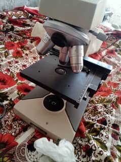 Microscope