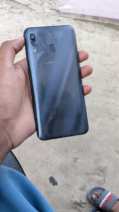 SAMSUNG A30