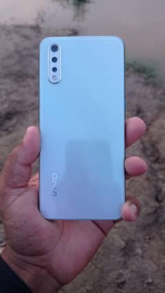 mobile all okay original charger ke sath without box