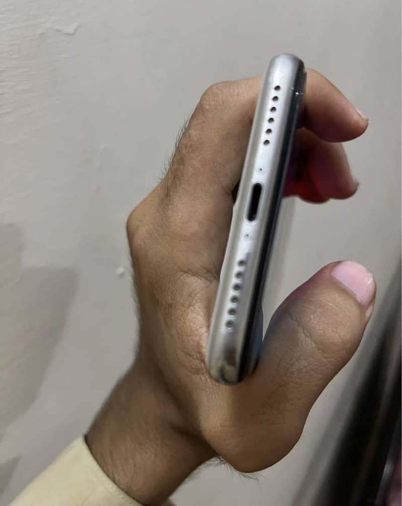IPHONE X NON PTA FACTORY UNLOCK 4