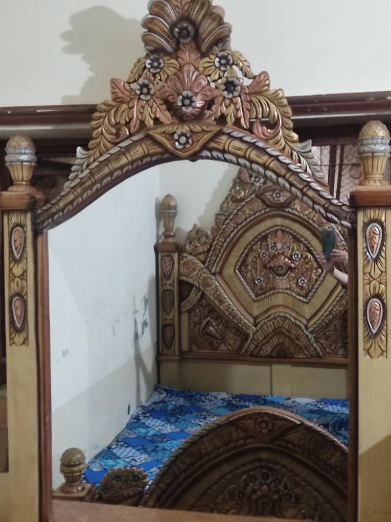 King size bed with dressing  table and side tables 9