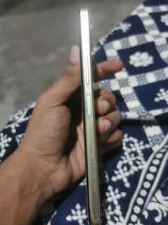 vivo y16
