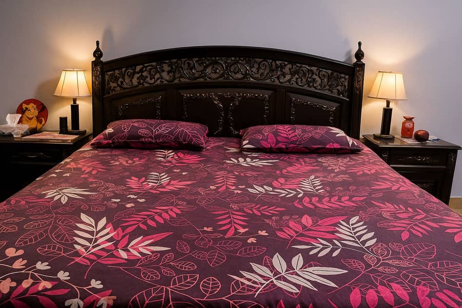 Solid wood bed with side tables (chinioti set)Watsapp call available ) 0