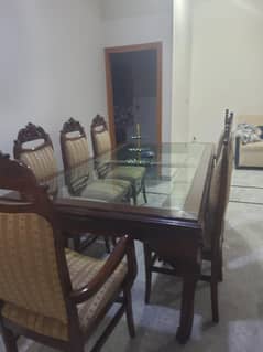 DINING TABLE WITH 8 CHAIRS
