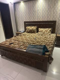 Bed mattress side tables in good condition
