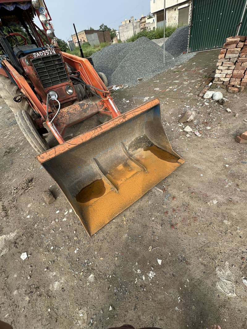 Tractor for sale front loader ٹریکٹر for loading bajri,crush,rait etc 1