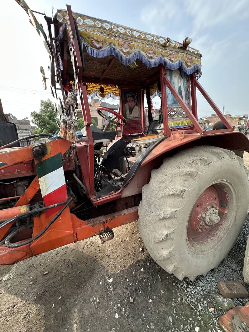 Tractor for sale front loader ٹریکٹر for loading bajri,crush,rait etc 3
