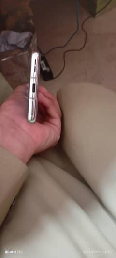 OnePlus 8 8+8/128 CONDITION 9/10 PRICE IS NEGOTIABLE