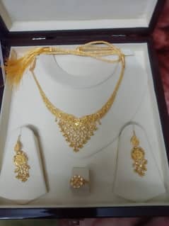 pure 22 karat gold set with bracelet