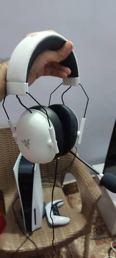 Playstation 5 (fat model) with razer blackshark v2x headset