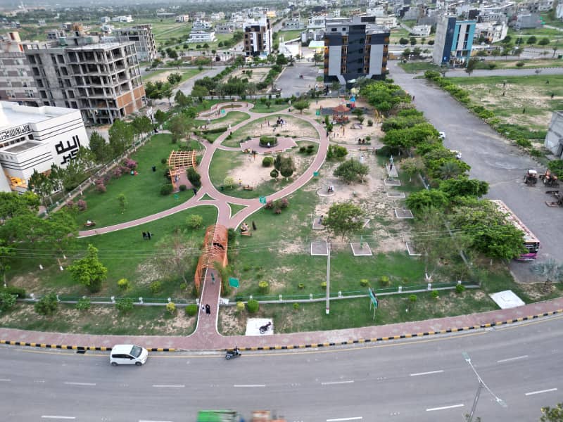 C-1 block, 5 Marla Plot for sale. Prime Location 0