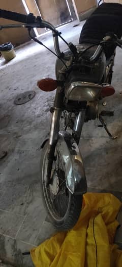 I m selling bike