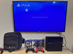 PS4 500GB + 2 Controllers + 5 Games + Travel Bag