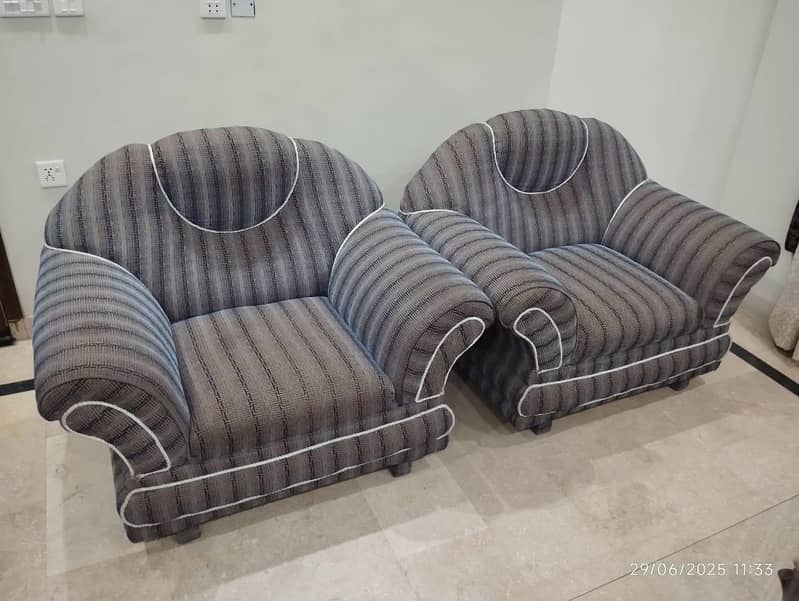 5 seater sofa set with tables 2