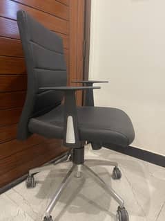 Interwood Manager's Chair