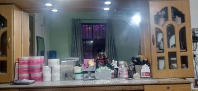 Beauty Parlour Front Wall Rack with Large Mirror ,