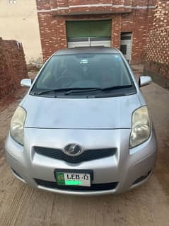 vitz model 2013 urgent sell