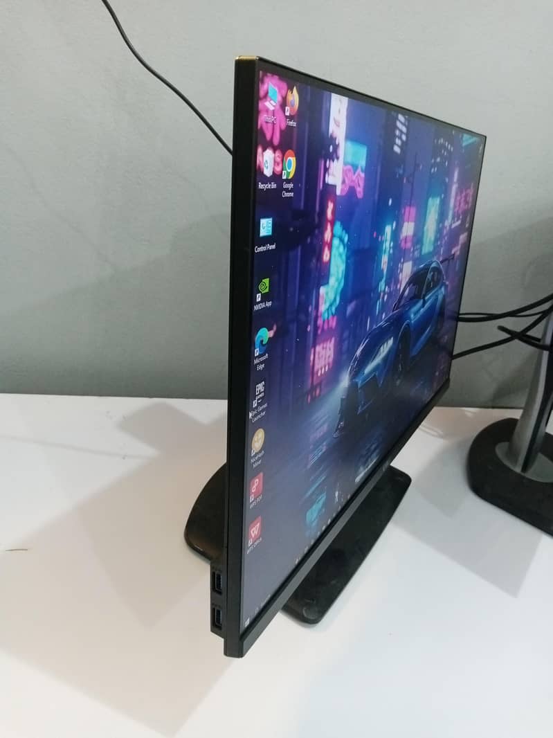 border less monitor 10/10 condition 5