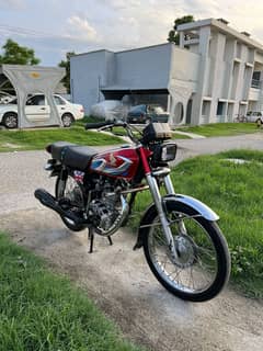 2022 shape 2021 registered 125 lush condition one hand use need money