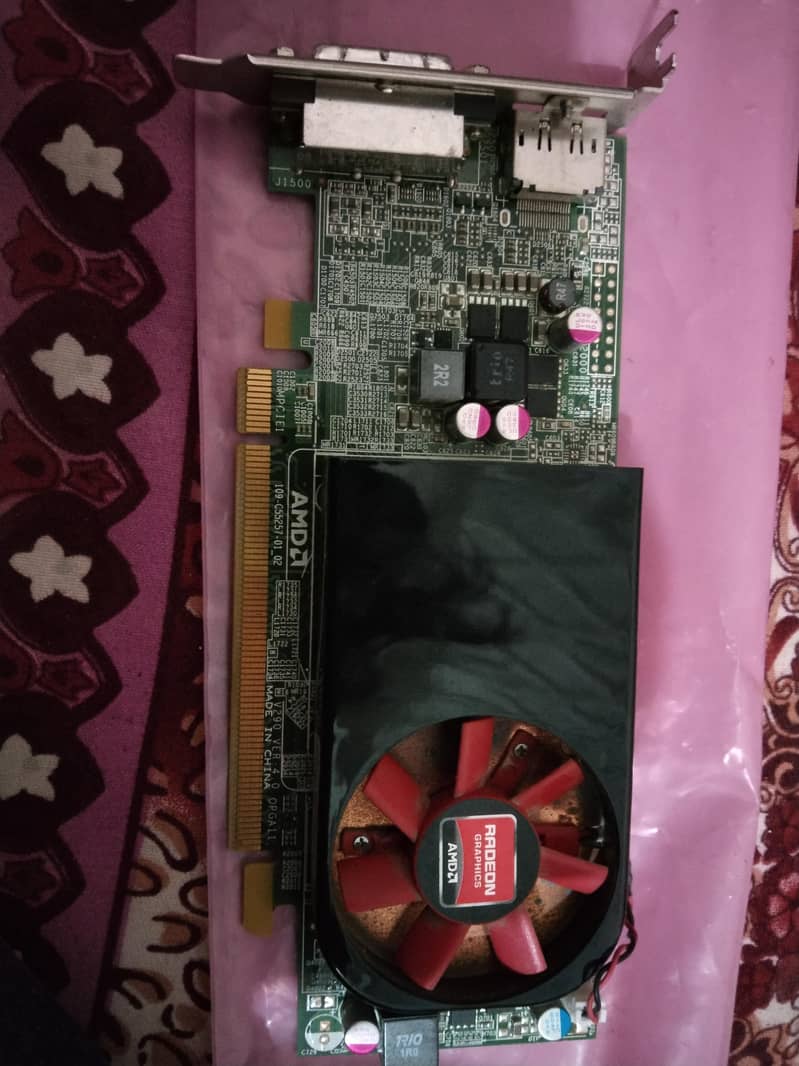 AMD R7 250 2 GB DDR5 128 BIT 0