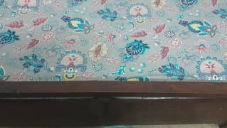 WOODEN QUEEN SIZE BED