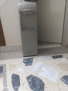 Orient water dispenser